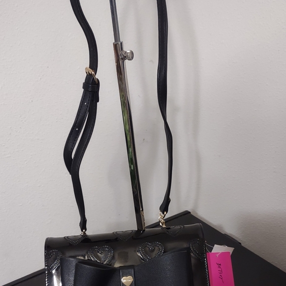 NWT🩷🖤🎉Betsey Johnson clutch/crossbody bag🩷🖤🎉 - Picture 4 of 16